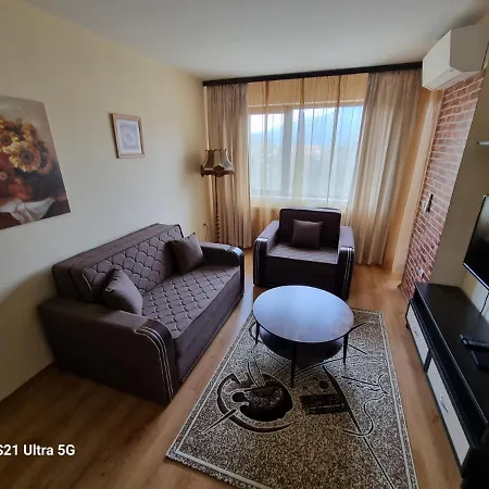 Roma 2 At Club Bor Apartament *