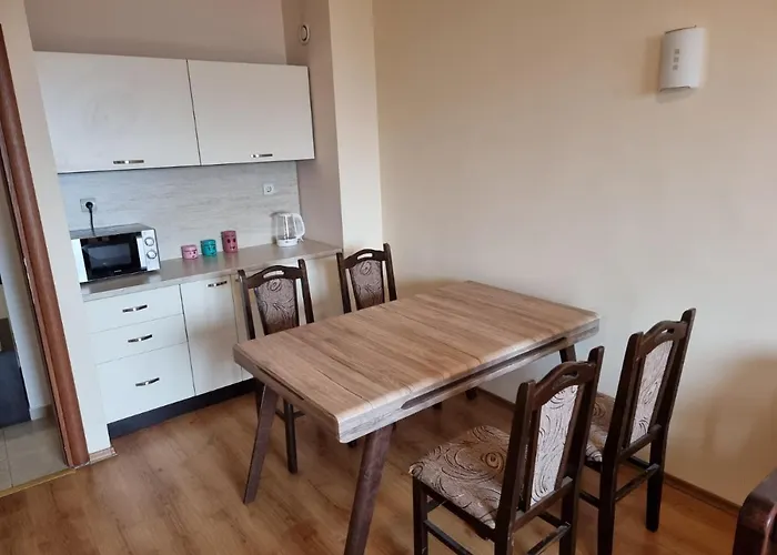 Roma 2 At Club Bor アパート